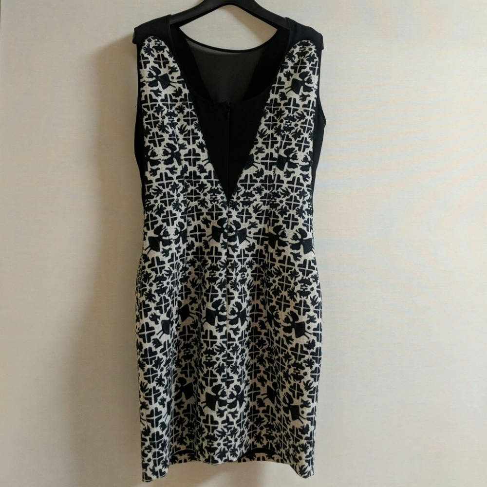 Dress - Picture 4 of 6